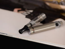 施奈仕為杰仕博提供電子煙結(jié)構(gòu)膠服務(wù)案例