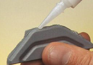 使用瞬間膠前必須要知道的隱形問題