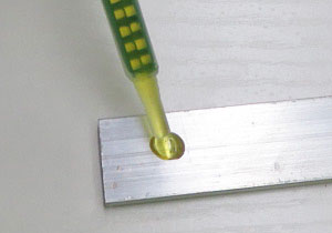 使用丙烯酸結構在操作時需要注意哪些事項？