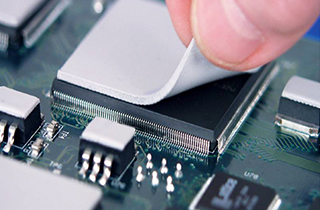 導(dǎo)熱硅膠片VS導(dǎo)熱硅脂，導(dǎo)熱系數(shù)相同怎么選？