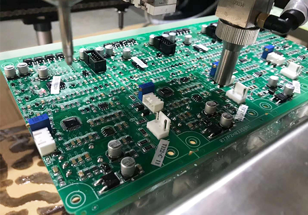 三防漆噴涂中出現(xiàn)虹吸現(xiàn)象的原因及解決辦法