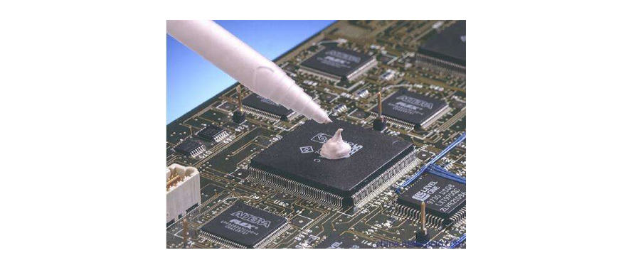 導熱膠泥的正確使用|熱膠泥怎么使用|導熱膠泥施工注意事項