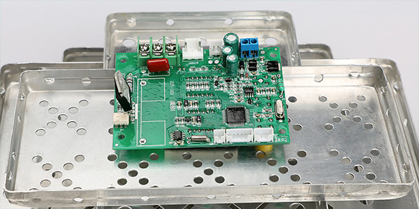 PCB板三防漆,三防漆浸泡工藝,三防漆浸泡污染現(xiàn)象,三防漆浸泡如何避免