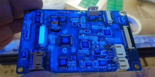 三防漆|三防漆影響電路板信號(hào)嗎|PCB板信號(hào)異常和三防漆有關(guān)嗎