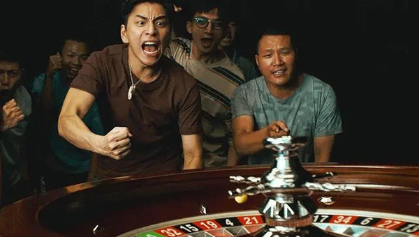 電影《孤注一擲》,《孤注一擲》情節(jié),《孤注一擲》觀后感.gif 電影《孤注一擲》,《孤注一擲》情節(jié),《孤注一擲》觀后感.gif