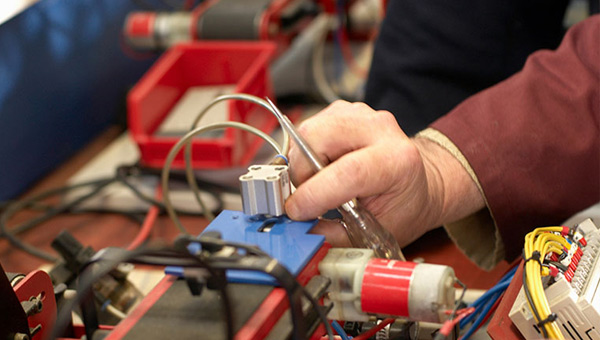 為何精密電流互感器離不開高性能灌封膠的保護(hù)